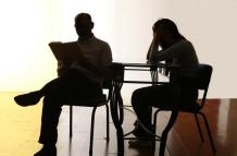 Piden la renuncia del director provincial de la Judicatura tras denuncia de acoso sexual.