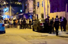 En el barrio La Ensenadita cinco personas fueron baleadas.