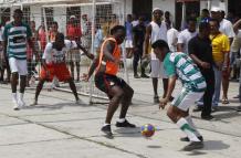Felipe Caicedo en el 2012 fue a jugar un partido en la Penitenciaria del Litoral al norte de Guayaqui.Archivo