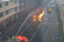 Incendio de bus en el centro de Guayaquil