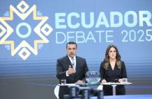 Fabricio Vela y Denisse Molina fueron los moderadores del debate.