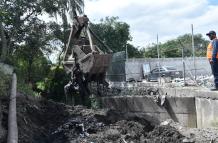 basura en las quebradas de Tumbaco