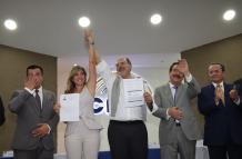 Jaime Nebot junto al binomio presidencial del PSC