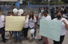 Plantón fuera de la Penitenciaria.