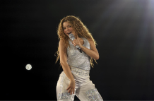 La cantante Shakira durante su presentación en Lima, luego de superar problemas de salud.