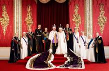 Foto oficial de la coronación de Carlos III de Inglaterra
