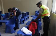 Requisa policial en un aula