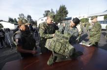 El ministro Giancarlo Loffredo convocó a una demostración sobre los chalecos.