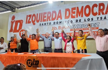 Byron Enríquez junto a Diego Borja, presidente de la ID en Santo Domingo de los Tsáchilas; y el candidato presidencial de la RC.