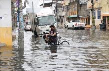 BASURA Y LLUVIA INUND (14251726)