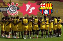 Corinthians recibe a Barcelona SC en Sao Paulo.