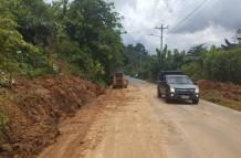 Deslizamiento de tierra en carretera