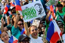 Supporters of former (14301746)