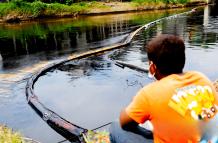 Derrame de crudo en río Esmeraldas