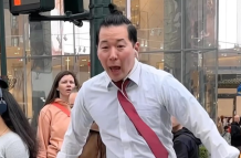 Qpark bailando al ritmo de "Vitamina" de Jombriel, un éxito ecuatoriano que está conquistando las redes sociales.