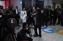 LLEGADA LUISA GONZALEZ DEBATE SEGUNDA VUELTA