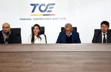 El Pleno del Tribunal Contencioso Electoral (TCE) debe decidir si ratifica o deja sin efecto la sanción de quitarle los derechos políticos a Verónica Abad.