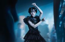 Jenna Ortega en el papel de Merlina