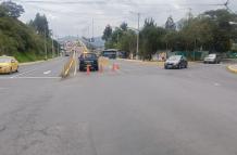 La AMT cerró la intersección entre las calles Lola Quintana y Alfredo Gangotena, en Conocoto.