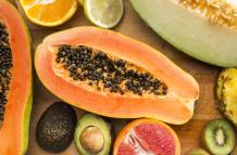 ¿Es bueno comer papaya en la noche? Beneficios y efectos en la salud