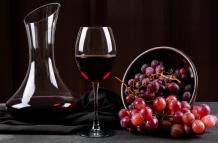side-view-jug-with-red-wine-grape-dark-horizontal