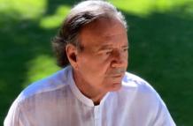 Julio Iglesias.