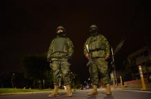 Militares patrullarán en los lugares con toque de queda decretado por el Gobierno ecuatoriano ante el repunte de violencia.