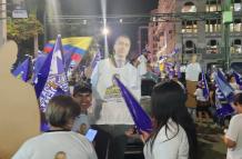 SIMPATIZANTES DE NOBOA CELEBRAN TRIUNFO