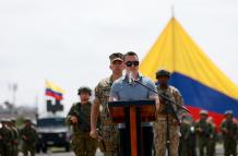 DANIEL NOBOA PRESIDENTE MILITARES