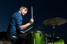 JOSEPH SEIDERS. El baterista de la banda The New Pornographers fue arrestado el 5 de abril por supuesto abuso infantil y presunta pornografía infantil.