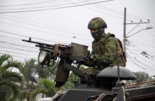 Tras la difusión de un mensaje militar, el Ministerio de Gobierno señaló que el Ecuador está en "estado de alerta máxima".