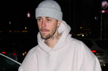 Justin Bieber fue captado en Coachella 2025 con un comportamiento que preocupa a sus seguidores en redes sociales.