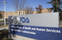 Foto de archivo que muestra un cartel de la Administración de Alimentos y Medicamentos de Estados Unidos (FDA, por sus siglas en inglés).