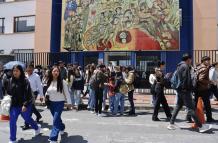 Los jóvenes, para continuar con sus estudios de tercer y cuarto nivel, deben recurrir a créditos educativos.