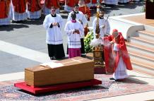 Funeral papa