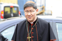 El cardenal Luis Antonio Tagle, conocido por su cercanía con los más vulnerables, es uno de los principales nombres en las conversaciones sobre el próximo papa.