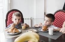 Desayunos peligrosos: los alimentos que dañan tu corazón según una cardióloga