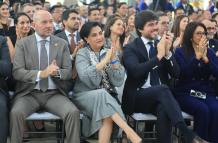 El ministro de Gobierno José De La Gasca (derecha) asistió a la entrega de credenciales del presidente reelecto Daniel Noboa.