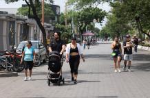Ruta Urdesa familias peatonalización peatones Víctor Emilio Estrada 18 may 25 FR