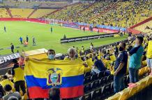 Hinchas-Ecuador-1536x1152