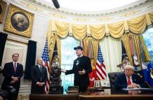 Donald Trump y Elon Musk en oficina oval