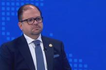 El ministro del Interior, John Reimberg, en entrevista con Teleamazonas.