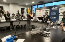 Miguel Ángel González, presidente de la Cámara de Comercio de Guayaquil, ofrece detalles del evento.