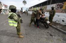 Los integrantes de las Fuerzas Armadas y Policía serán evaluados cada seis meses.