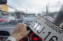 placa vehicular auto vehículo trámite ANT ATM Canva ARCHIVO