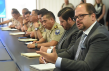 El ministro John Reimberg pide a jueces y fiscales “cumplir su trabajo” y proteger al país del crimen organizado.