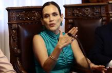 A inicios de año, la ministra de Energía, Inés Manzano, dijo que Progen tenía que cumplir el contrato. La Asamblea buscaba enjuiciarla políticamente, pero el oficialismo lo evitó.