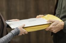 cerrar-la-entrega-del-paquete-del-cliente (1)