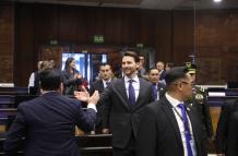 NIELS OLSEN PRESIDE LA ASAMBLEA NACIONAL