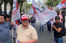 Frente a la Corte Constitucional, trabajadores que integran la Ceosl participaron de un plantón; piden observar la Ley de Integridad Pública